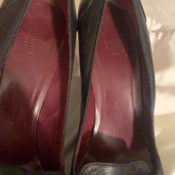 Vintage Gucci Black pumps with signature Red and Black Gucci Bow, size 8.5 - Picture 6 of 8